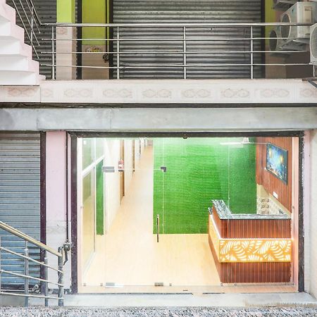 Hotel O V. K Palace Inn ラクナウ エクステリア 写真