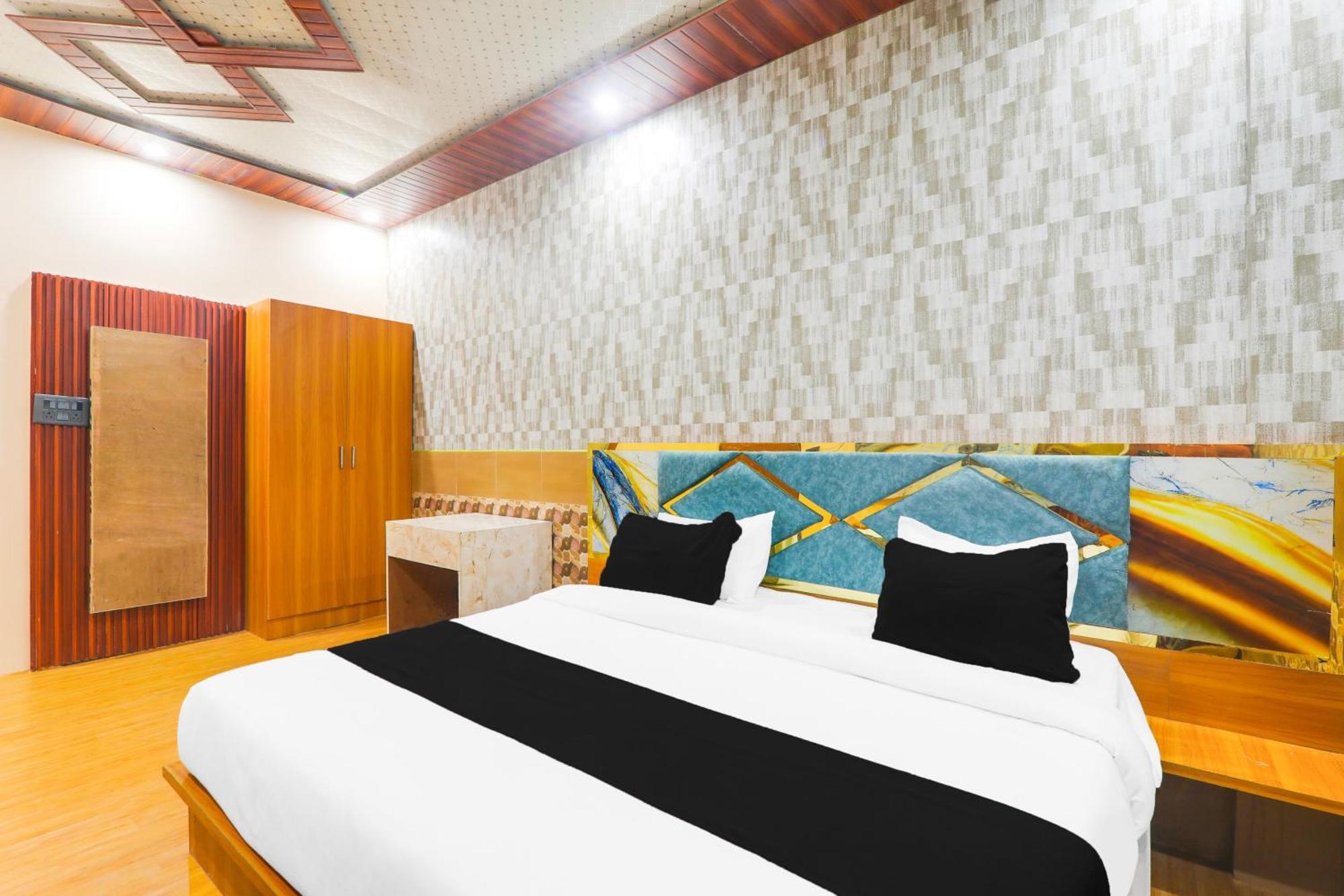 Hotel O V. K Palace Inn ラクナウ エクステリア 写真