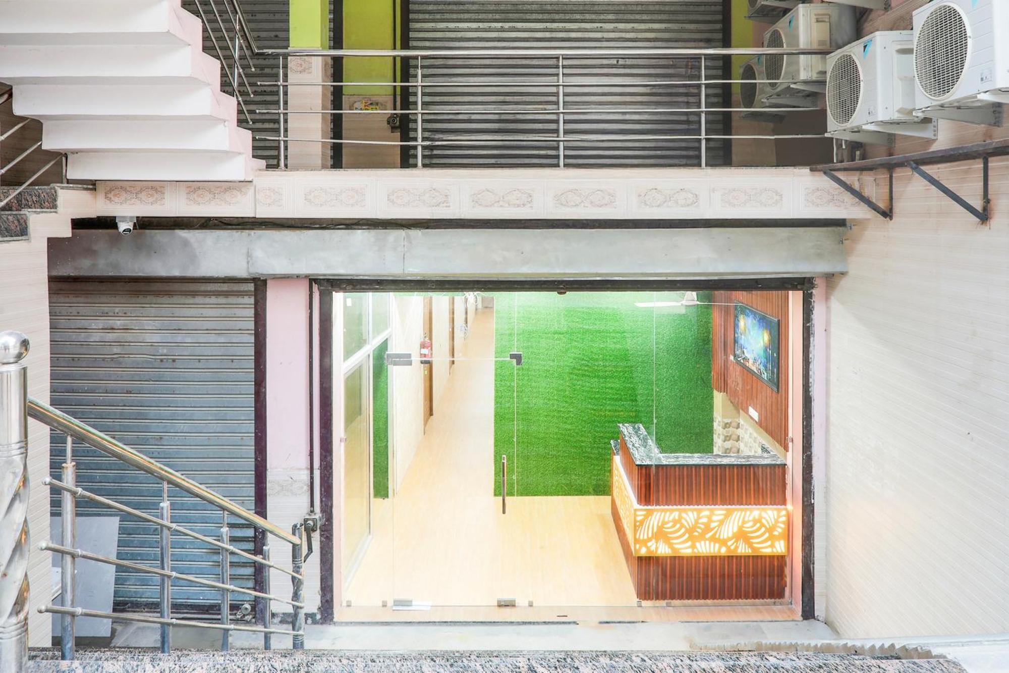 Hotel O V. K Palace Inn ラクナウ エクステリア 写真