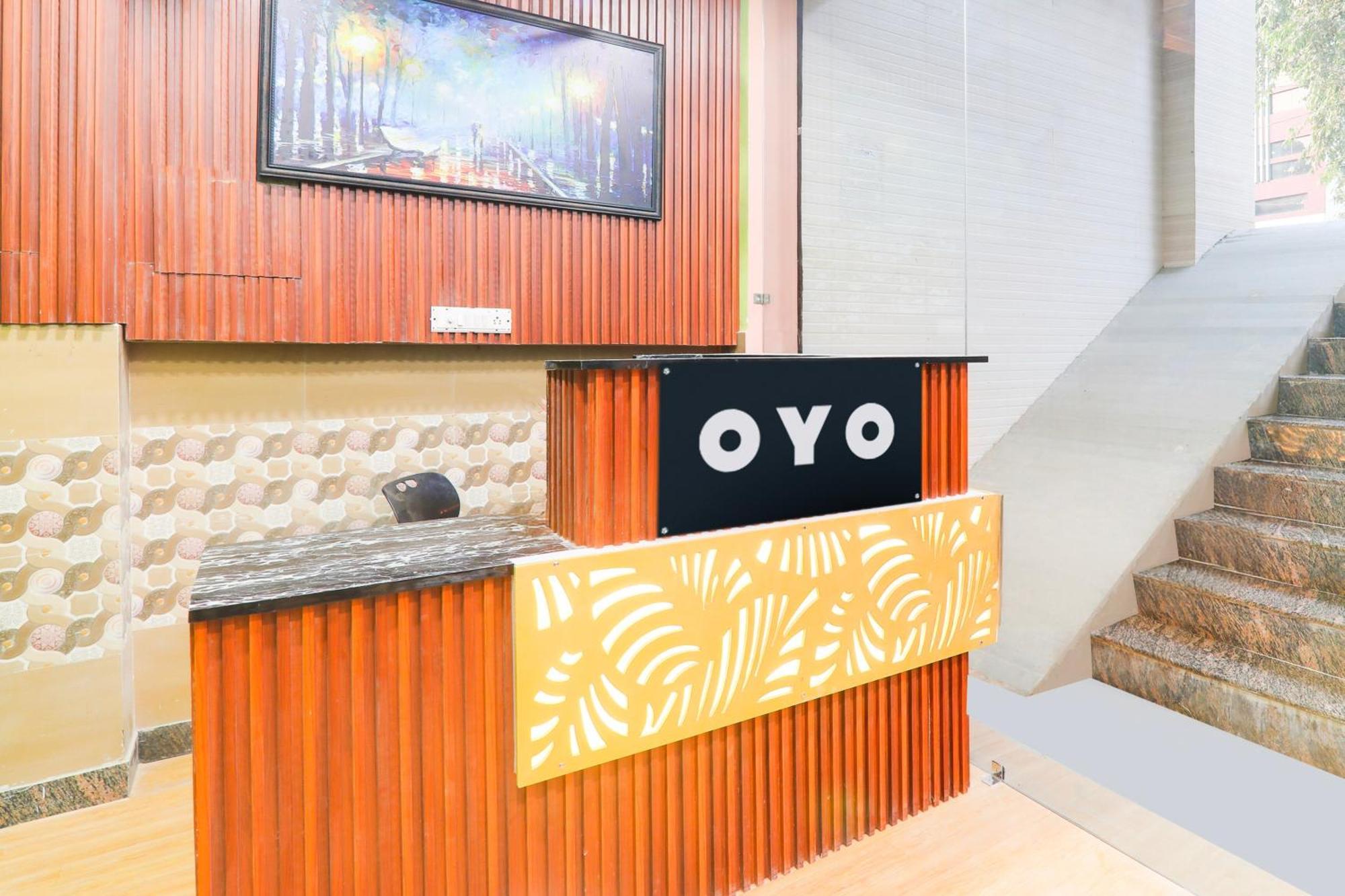 Hotel O V. K Palace Inn ラクナウ エクステリア 写真